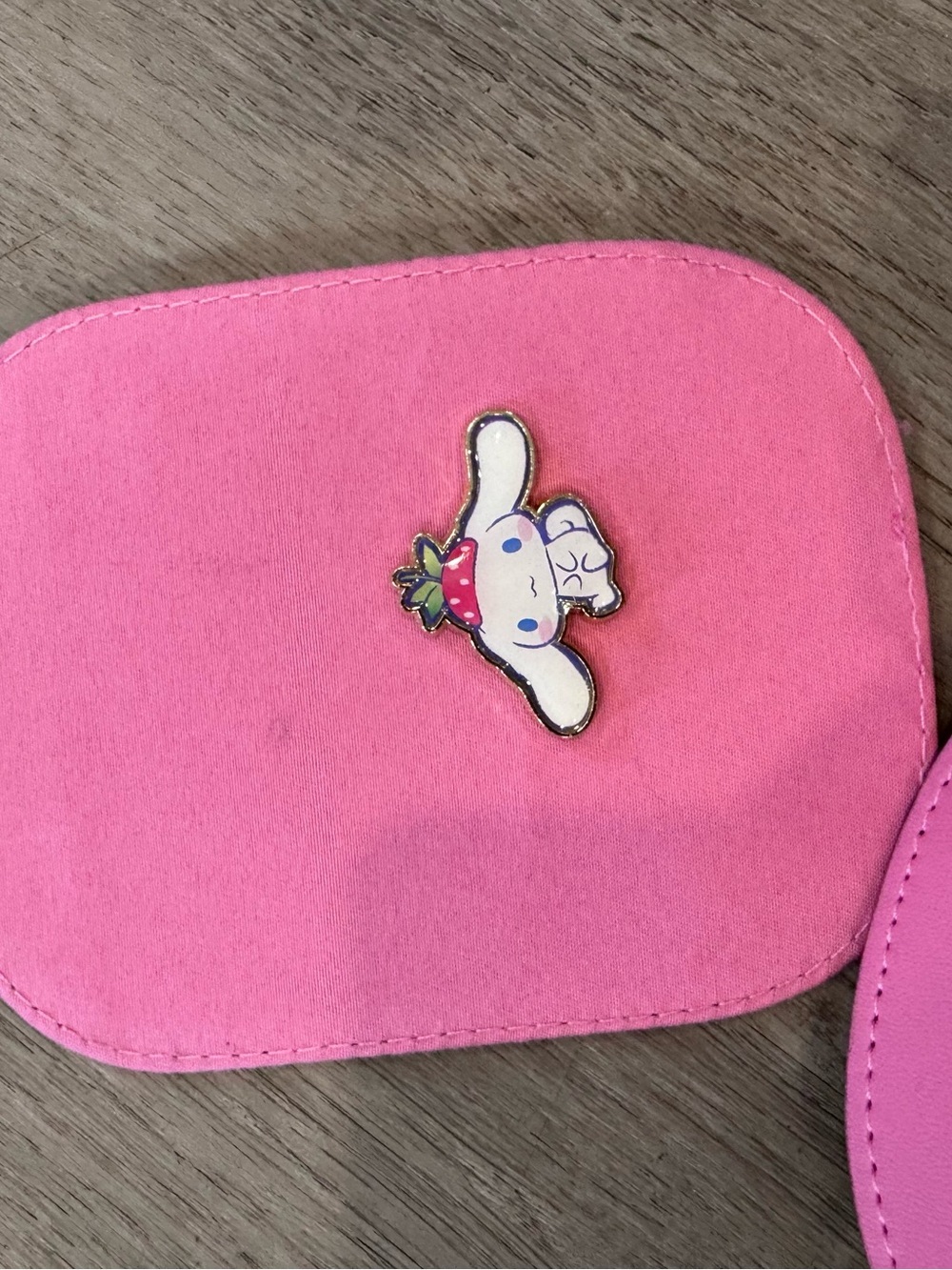 Sanrio Cinnamoroll Strawberry Figural Crossbody Bag Pin Display Kawaii Cute - Picture 7 of 10